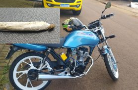 PM flagra moto irregular e motociclista com cigarro de maconha no Santa Felicidade PM flagra moto irregular e motociclista com cigarro de maconha no Santa Felicidade