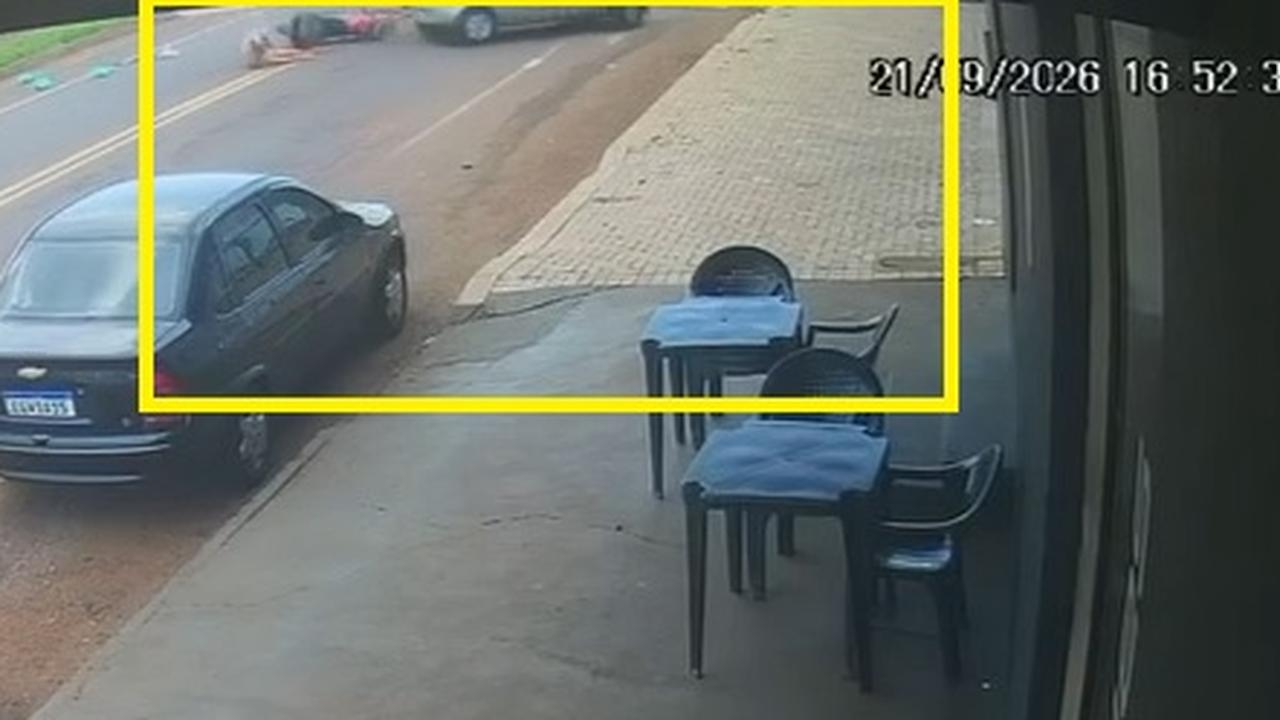 Câmera mostra como ocorreu acidente que deixou motociclista ferido no Floresta