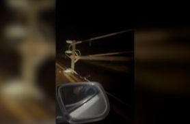 Imagens mostram poste caído no meio da estrada que liga Cascavel a Juvinópolis