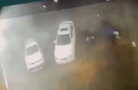 Impressionante: Veja o momento que o vento levanta um carro durante uma tempestade