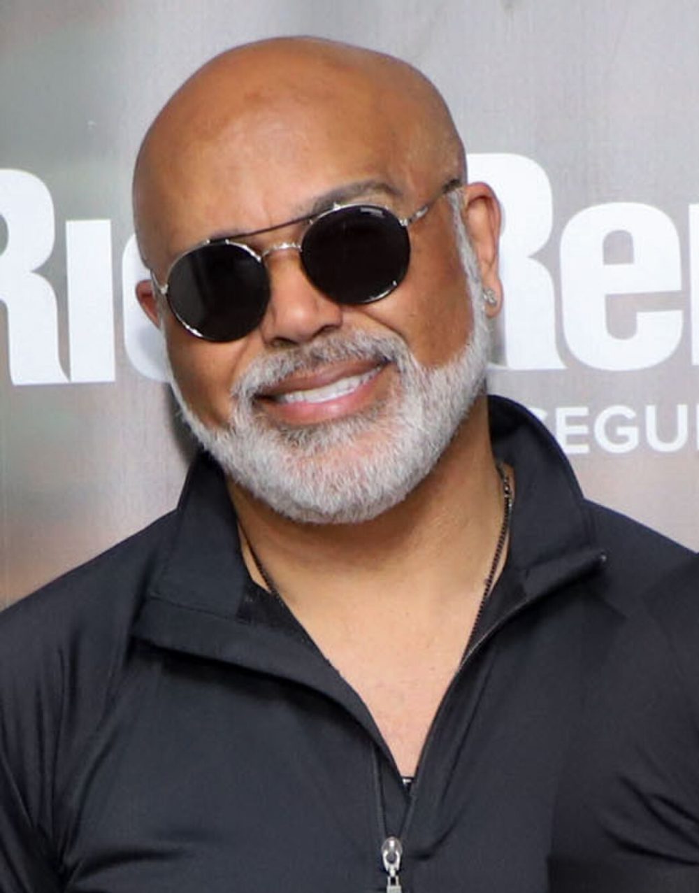 Imagem referente a Família tenta contato com cantor Rick após helicóptero desaparecer em SC