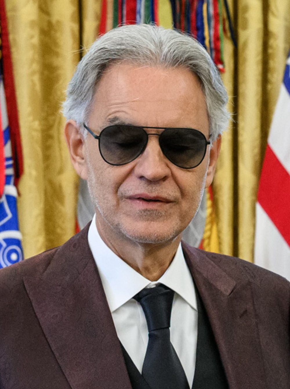 Andrea Bocelli: a voz italiana que transformou a música clássica em fenômeno mundial Imagem referente a Andrea Bocelli: a voz italiana que transformou a música clássica em fenômeno mundial
