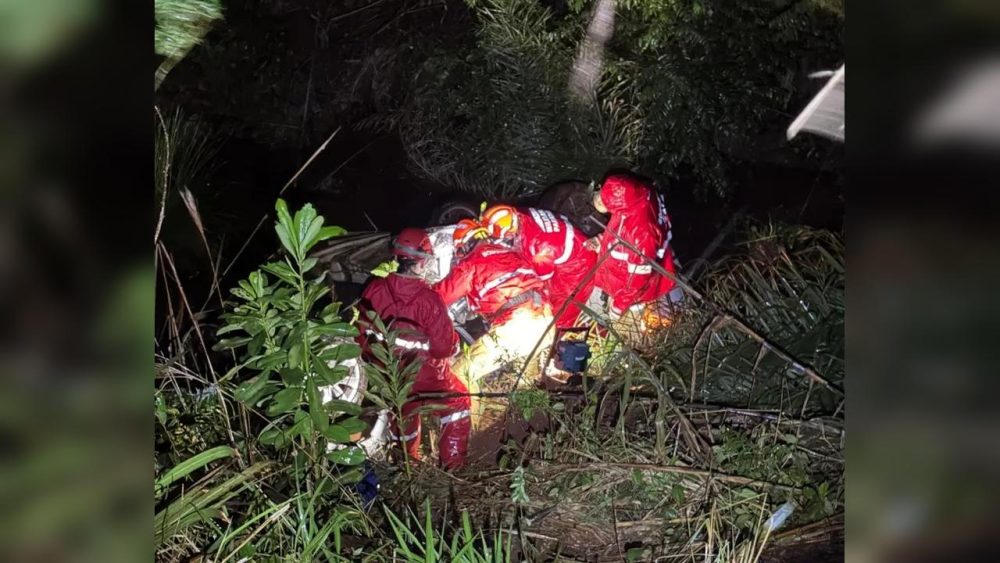 Jovem de 22 anos morre após capotamento na PR-158 em Coronel Vivida Imagem referente a Jovem de 22 anos morre após capotamento na PR-158 em Coronel Vivida