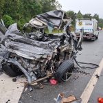 Imagem relativa a Colisão entre carro e caminhão deixa três mortos na BR-277