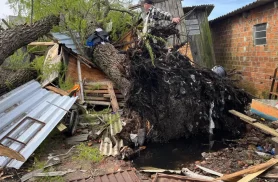 Sobe para quatro o número de mortos em decorrência dos temporais no RS