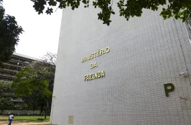 Governo reduz projeção do PIB para 2% em 2026 e 2,3% em 2027 Governo reduz projeção do PIB para 2% em 2026 e 2,3% em 2027