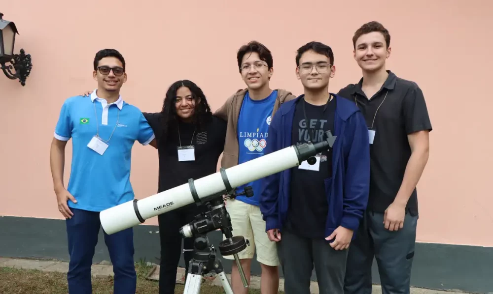 Imagem referente a Olimpíada de Astronomia no Vietnã tem cinco estudantes brasileiros