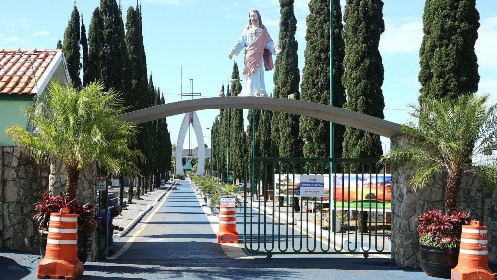 Finados: Famílias têm até o dia 6 de outubro para reformas e obras nos túmulos Imagem referente a Finados: Famílias têm até o dia 6 de outubro para reformas e obras nos túmulos
