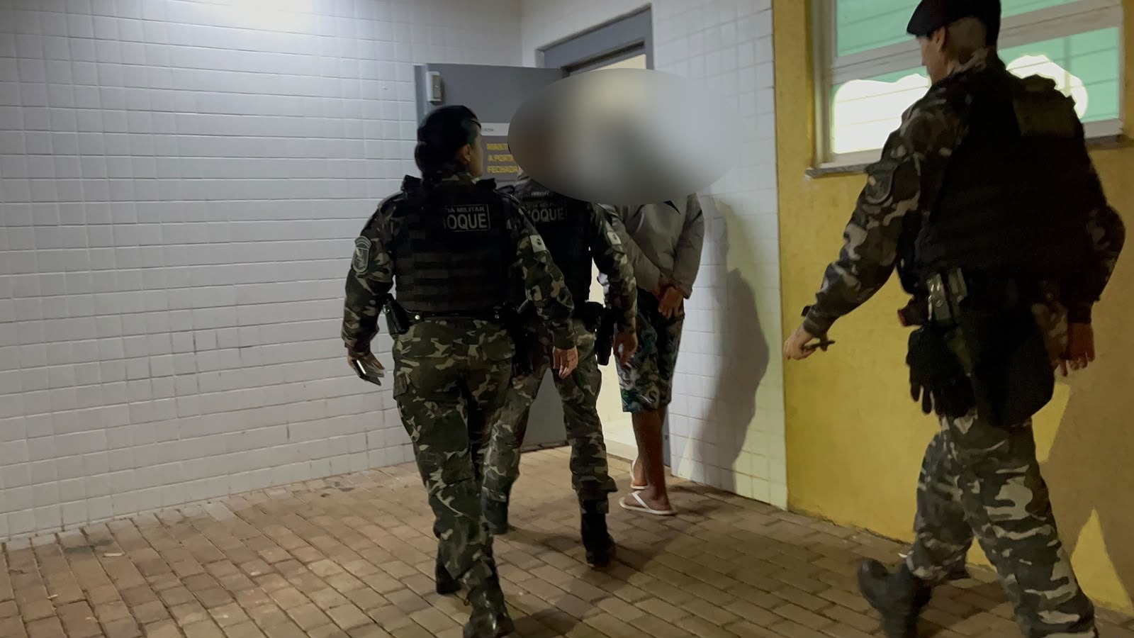 Adolescente é flagrado fumando maconha perto de escola do Bairro Interlagos