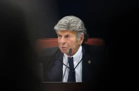 Fux manda Senado informar registros sobre Vorcaro e esposa de Moraes