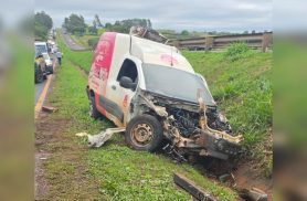 Colisão entre três veículos deixa dois feridos na BR-376, em Paranavaí