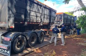 Carreta é apreendida pela PRF durante abordagem em Cascavel