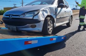 Acidente no Trevo Cataratas em Cascavel envolve Peugeot 206 e Corsa