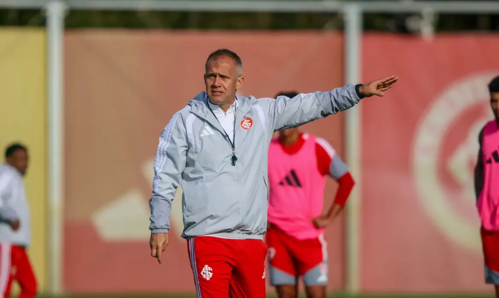 Imagem referente a Internacional contrata técnico Eduardo Baptista até o fim da temporada