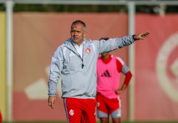 Internacional contrata técnico Eduardo Baptista até o fim da temporada