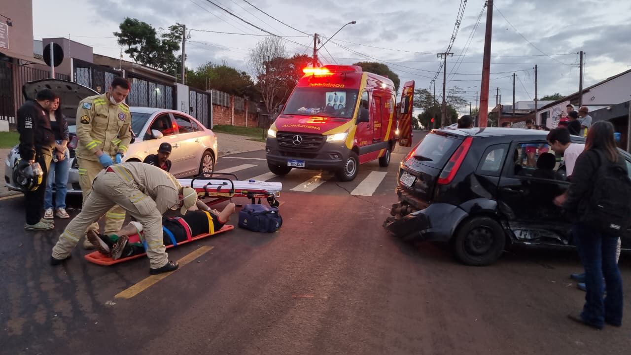 Acidente no Bairro Floresta deixa homem ferido enquanto mexia no motor de carro