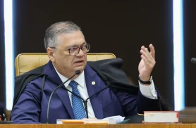 Dino manda Polícia Federal investigar atuação da CVM no caso Master