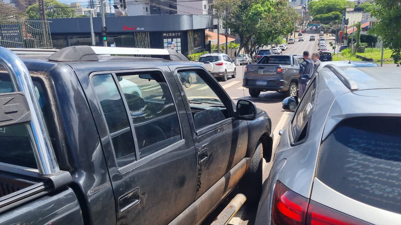 Acidente entre S10 e Fiat Toro é registrado no Centro de Cascavel