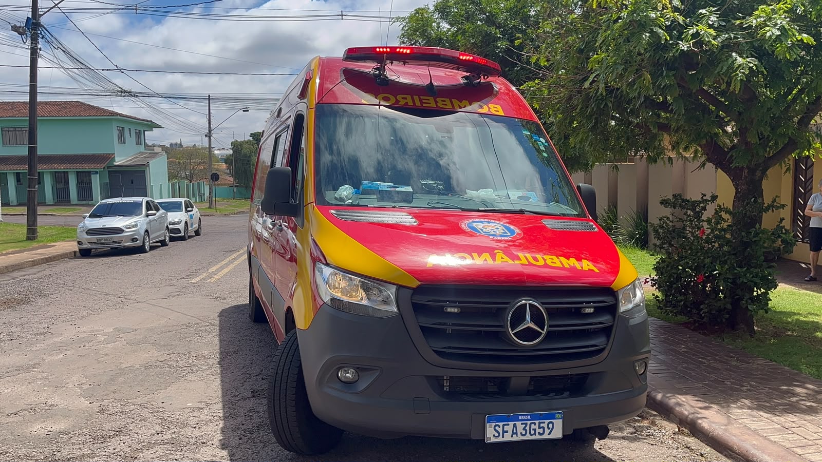 Idoso de 80 anos corre atrás de ladrão com facão, perde a ‘arma’ e é esfaqueado por bandido