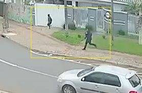 Câmera flagra Idemar dos Passos em confronto e sendo baleado pela Guarda Municipal