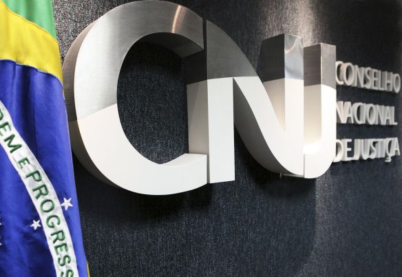 CNJ faz operação em gabinete de desembargador ligado a Nunes Marques