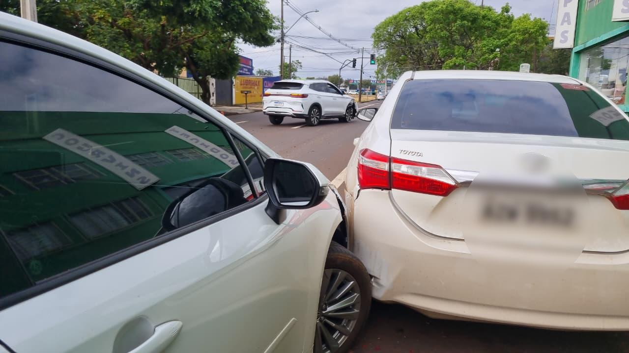 Acidente na Rua Minas Gerais deixa mulher ferida