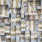 Imagem relativa a Com pessimismo externo, dólar sobe 0,47% e aproxima-se de R$ 5,20