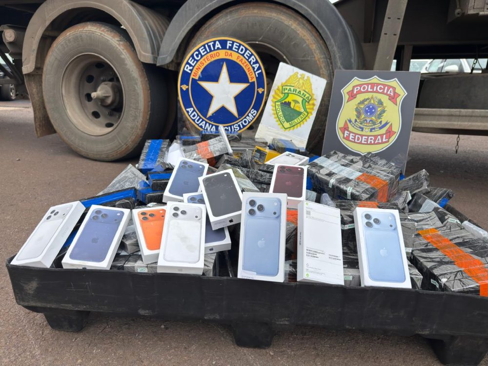 Imagem referente a Fundo falso em caminhão escondia R$ 1,5 milhão em celulares na BR-277