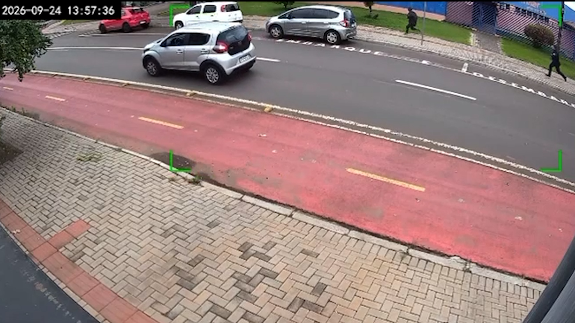 Nova câmera flagra perseguição da GM a homem armado antes de disparos letais em Cascavel