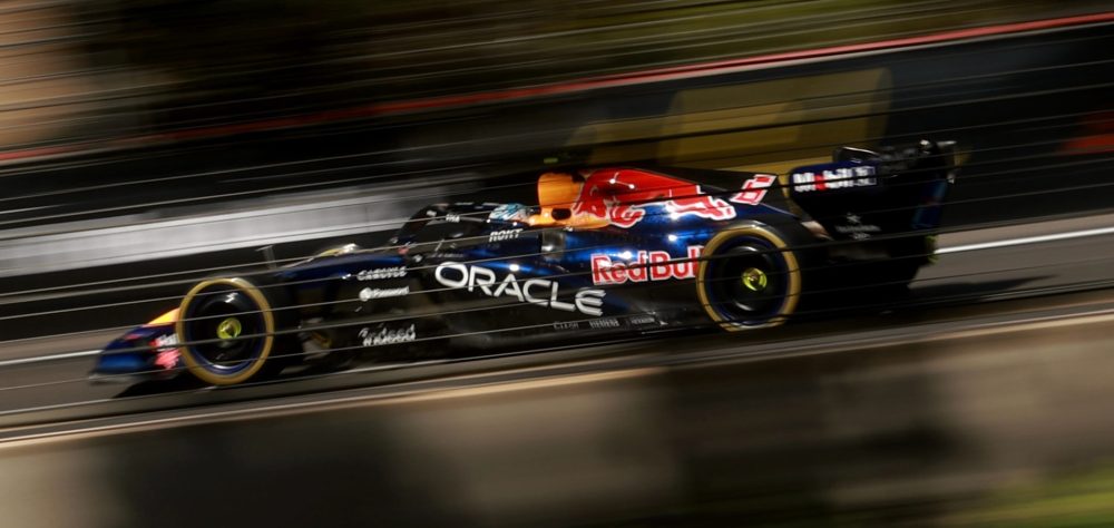 Imagem referente a Verstappen supera Russell e lidera terceiro treino livre do GP do Azerbaijão
