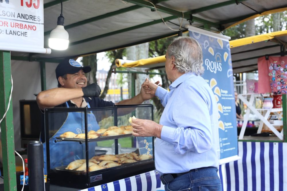 Imagem referente a Prefeitura de Cascavel autoriza cobertura da Feira do Pequeno Produtor na Praça Wilson Joffre