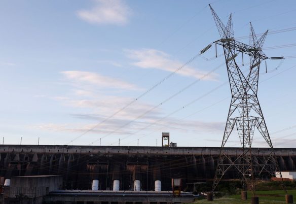 Após cinco meses, conta de luz voltará à bandeira verde em outubro
