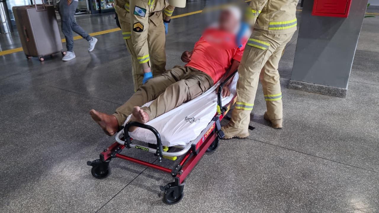 Homem é socorrido após sofrer queda na Rodoviária de Cascavel