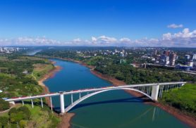 Receita apresenta piloto de identificação biométrica pela palma da mão na Ponte da Amizade