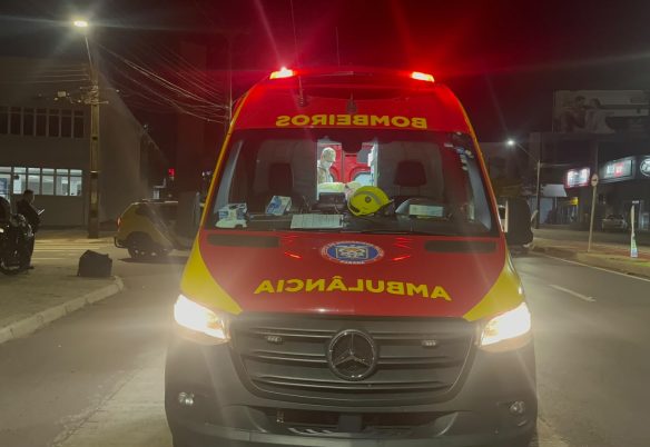 Motociclista fica ferido após colisão com Saveiro na Avenida Carlos Gomes