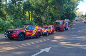 Movimentação de bombeiros chama atenção de moradores no bairro 14 de Novembro em Cascavel