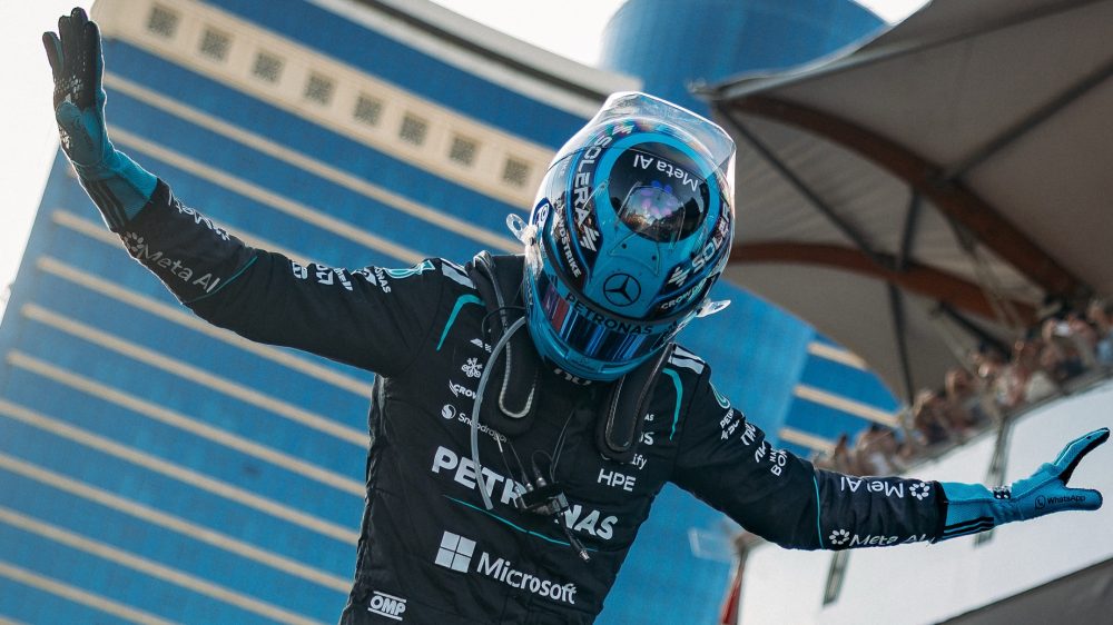 George Russell vence GP do Azerbaijão após segurar pressão de Verstappen na última volta Imagem referente a George Russell vence GP do Azerbaijão após segurar pressão de Verstappen na última volta