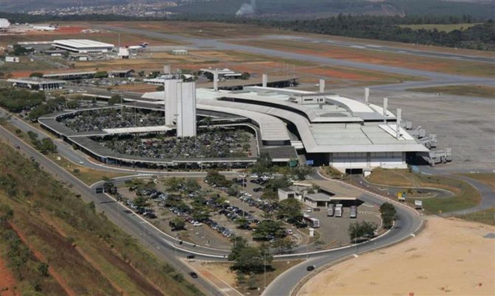 Imagem referente a BH: Aeroporto de Confins suspende operações por problema na pista