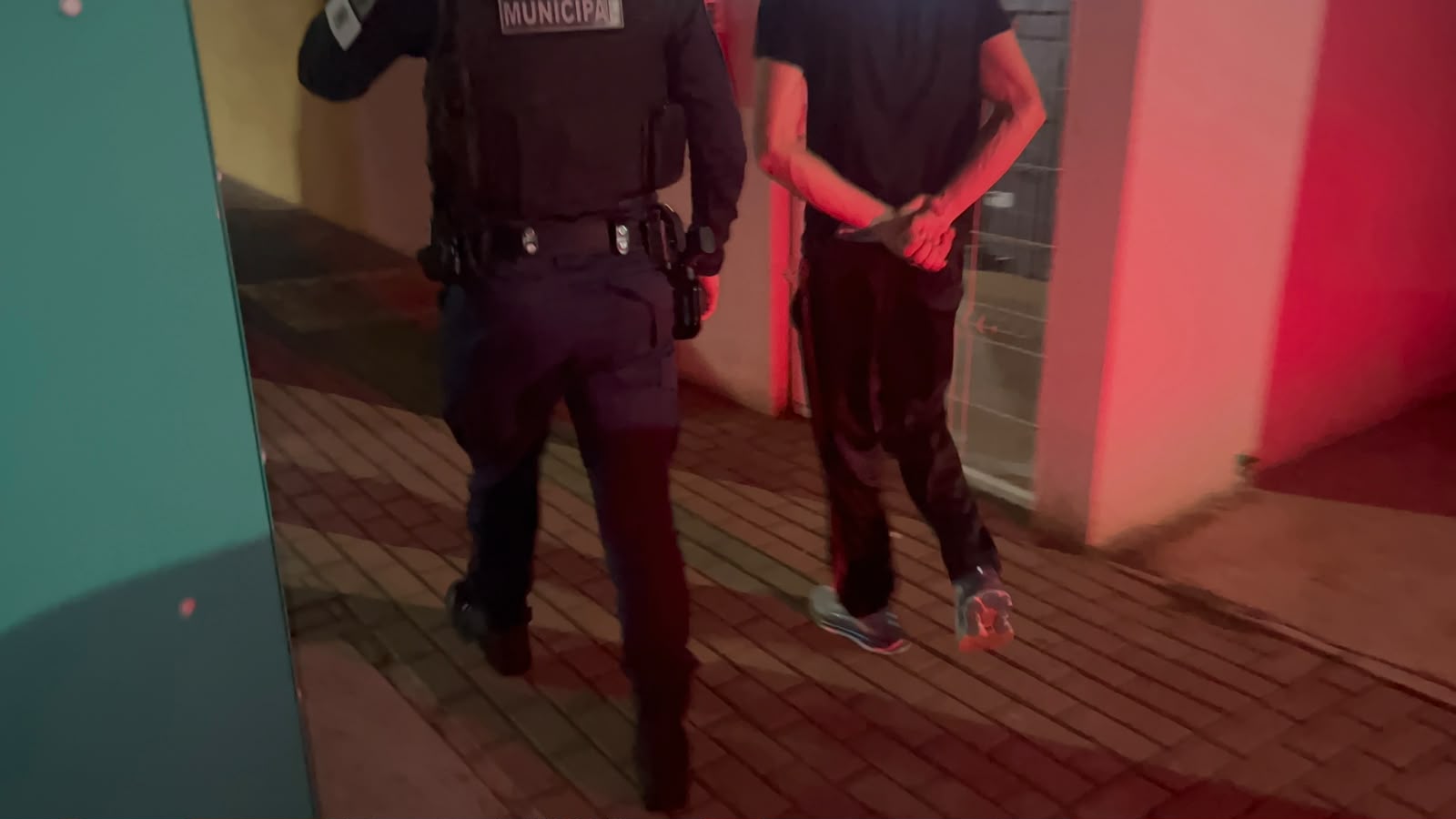 Homem é preso por dívida de pensão na Avenida Papagaios, em Cascavel