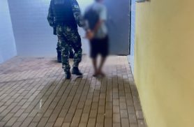 Jovem de 23 anos procurado por estupro de vulnerável é preso no Cascavel Velho Jovem de 23 anos procurado por estupro de vulnerável é preso no Cascavel Velho