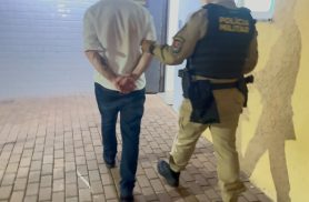 Polícia Militar em Cascavel é acionada após pai agredir a própria filha em confraternização Polícia Militar em Cascavel é acionada após pai agredir a própria filha em confraternização
