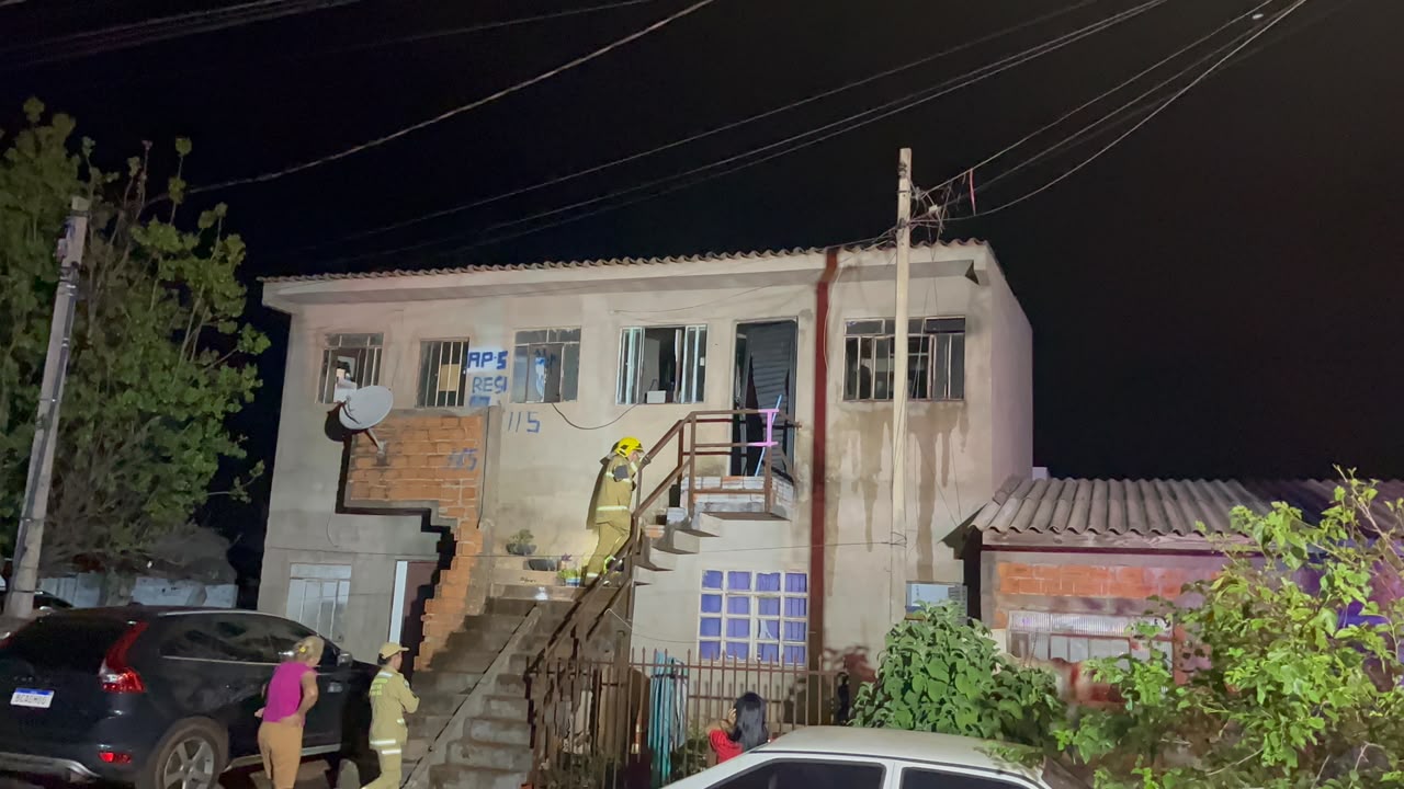 Quarto de apartamento no Esmeralda é destruído em incêndio