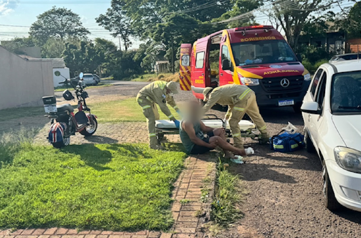 Cabo de telefonia derrubado causa acidente e deixa homem com dedo do pé amputado