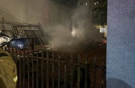 Corpo de Bombeiros é acionado após fogo e fumaça em imóvel na Avenida Brasil