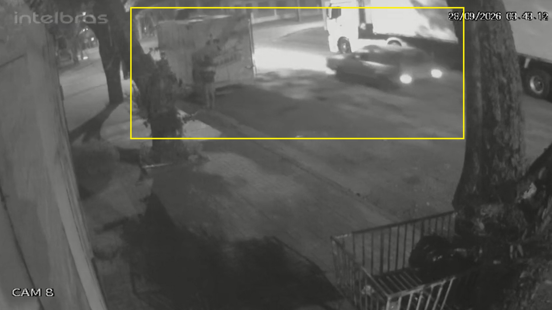 Câmeras registram “gangue da Belina” furtando trailer de lanches em Cascavel