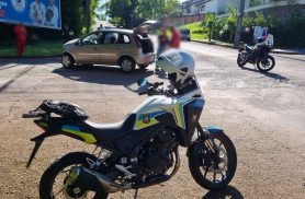 Acidente de trânsito no Bairro Country deixa três pessoas feridas
