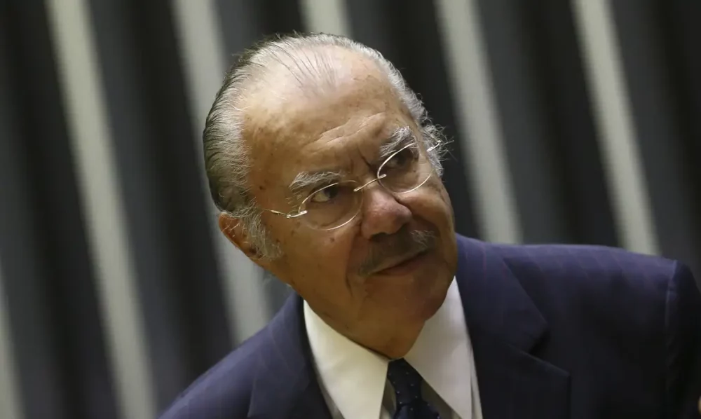 Imagem referente a Ex-presidente José Sarney segue internado em hospital de São Paulo