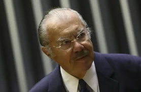 Ex-presidente José Sarney segue internado em hospital de São Paulo