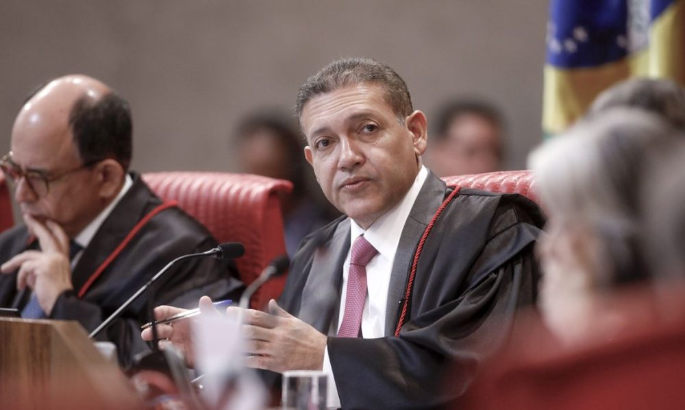 Imagem referente a Presidente do TSE reclama de interferência em decisões da Corte