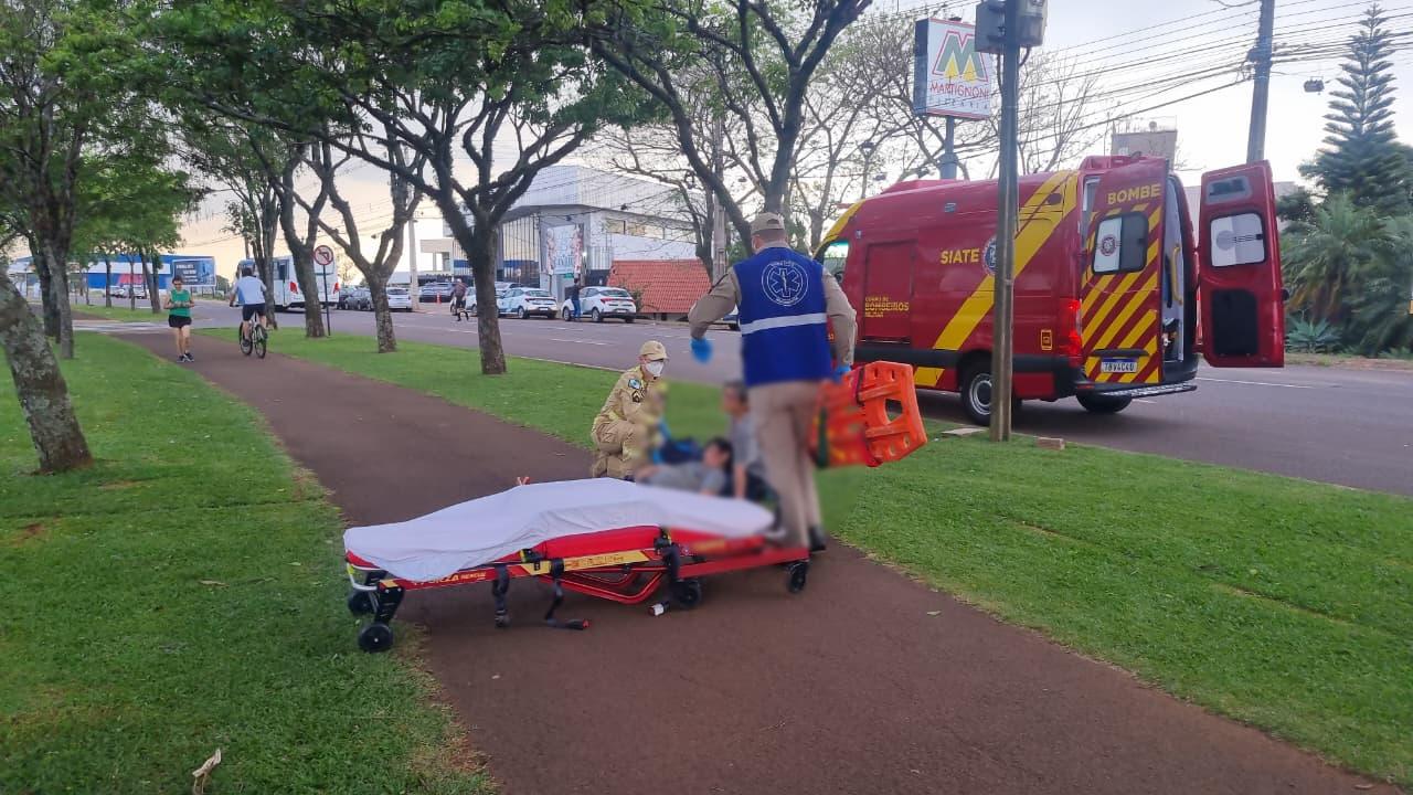 Mulher fica ferida após sofrer queda na Avenida Tancredo Neves